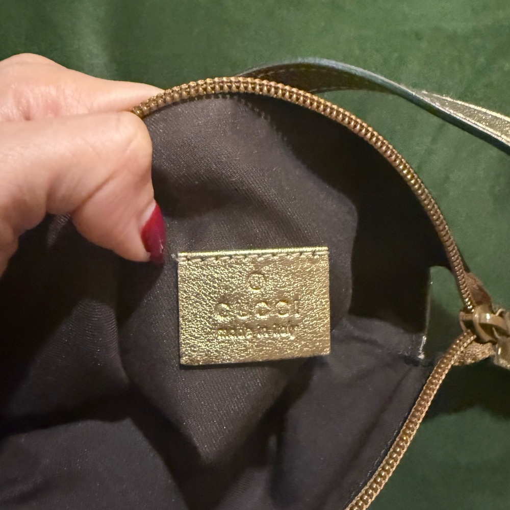 Gucci Tan Monogram Shoulder Bag - Picture 6 of 8